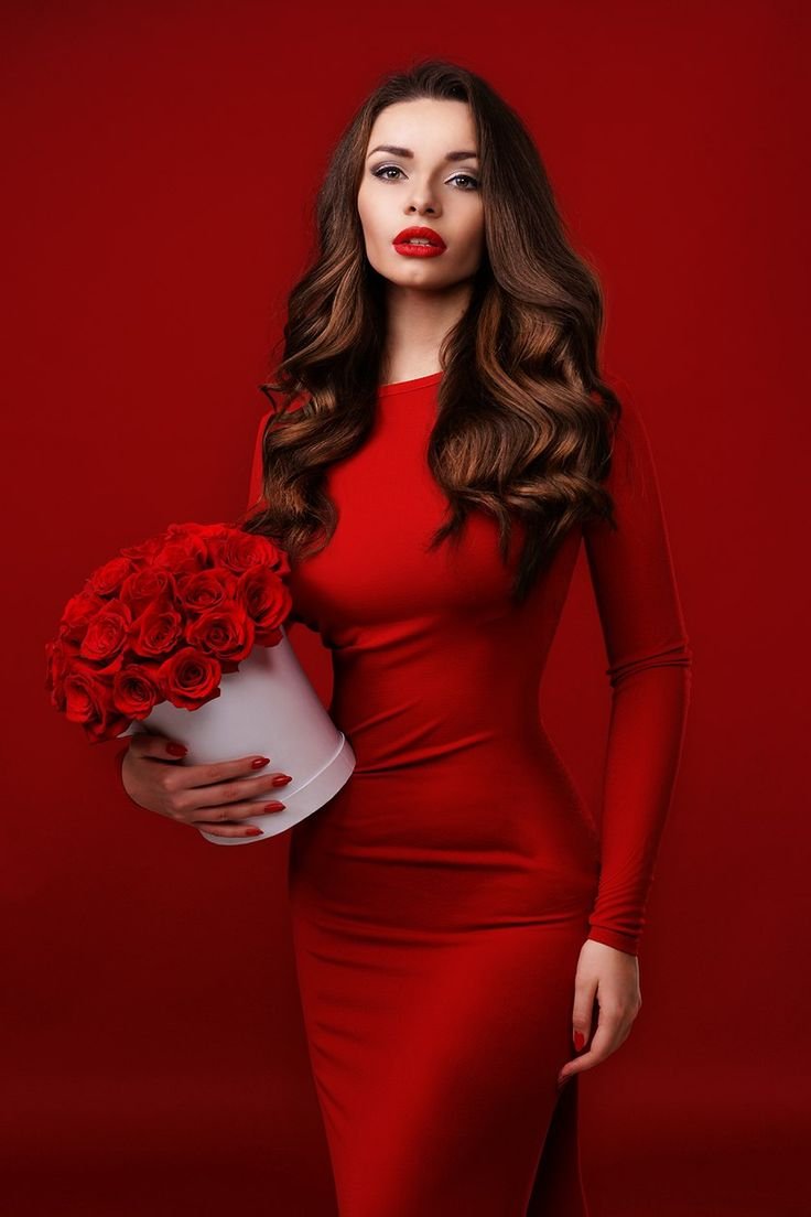 Девка В Красном Платье