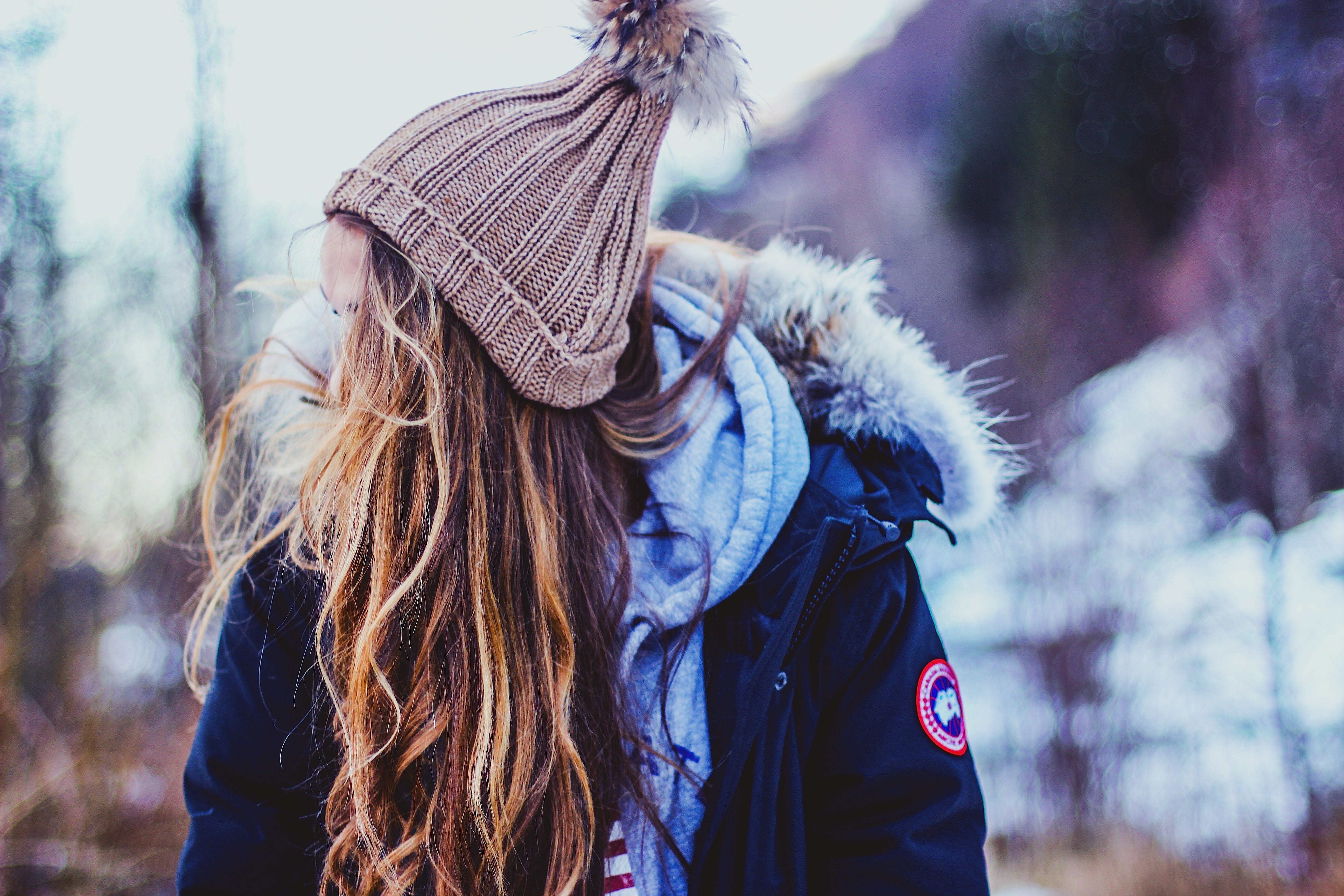 Девушка в шапке зима