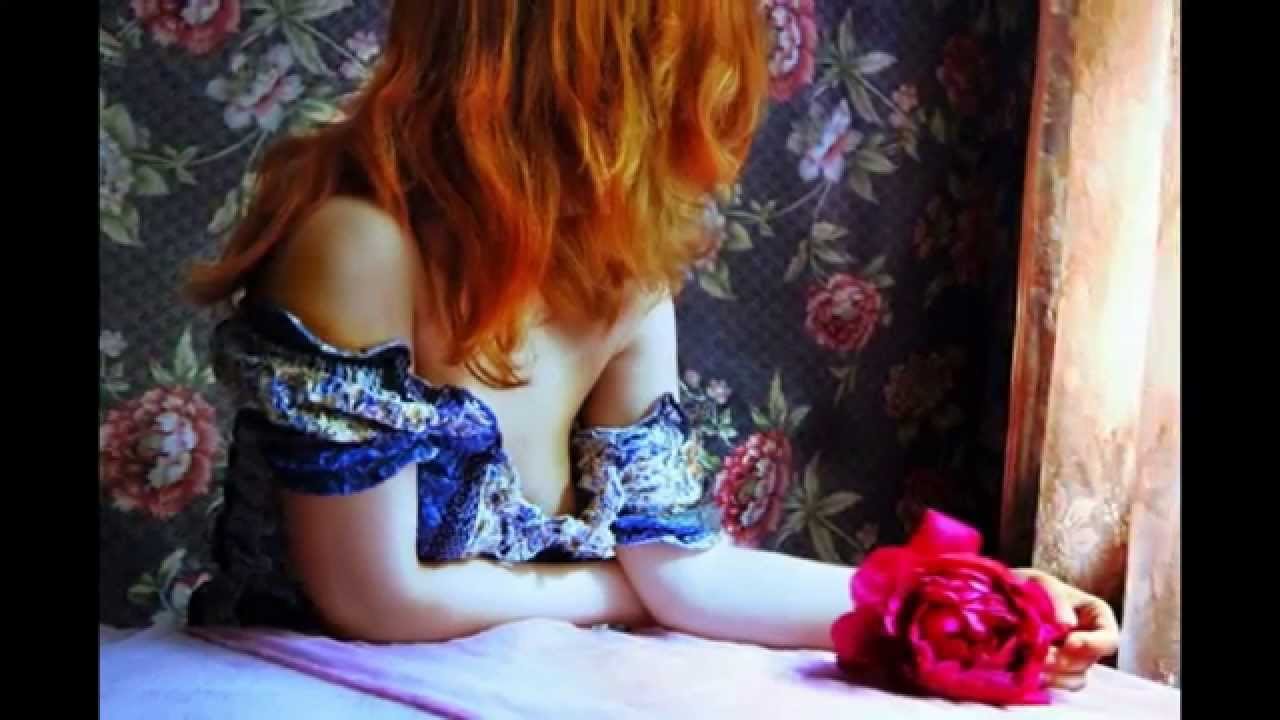 Ретро фото с рыжей порно звездой 