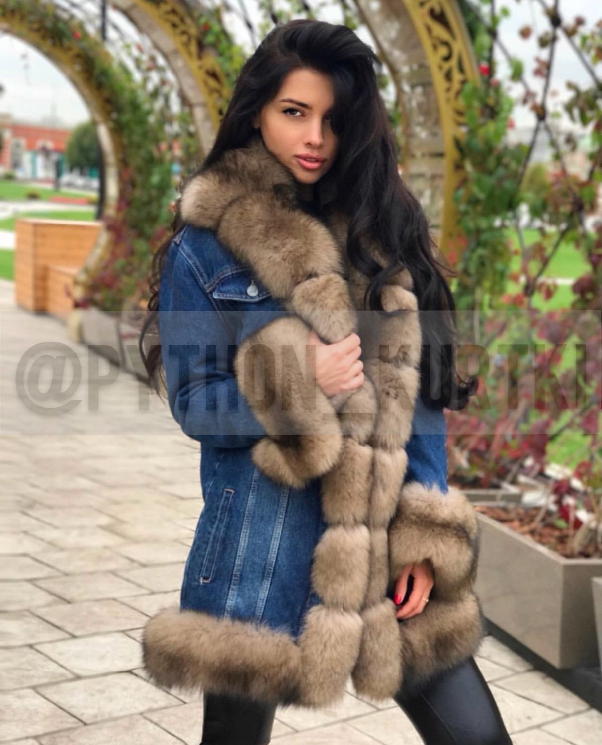 Джинсовая парка с мехом