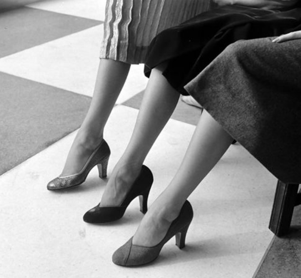 Шик и стиль: женская обувь 50-х годов в фотографиях.