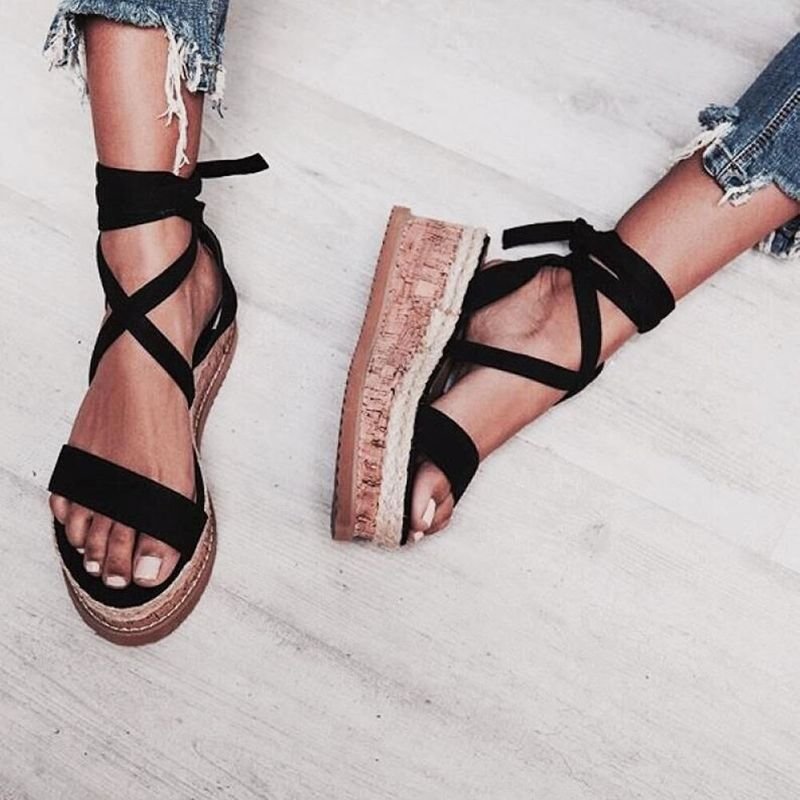 Келли Брук feet Mules