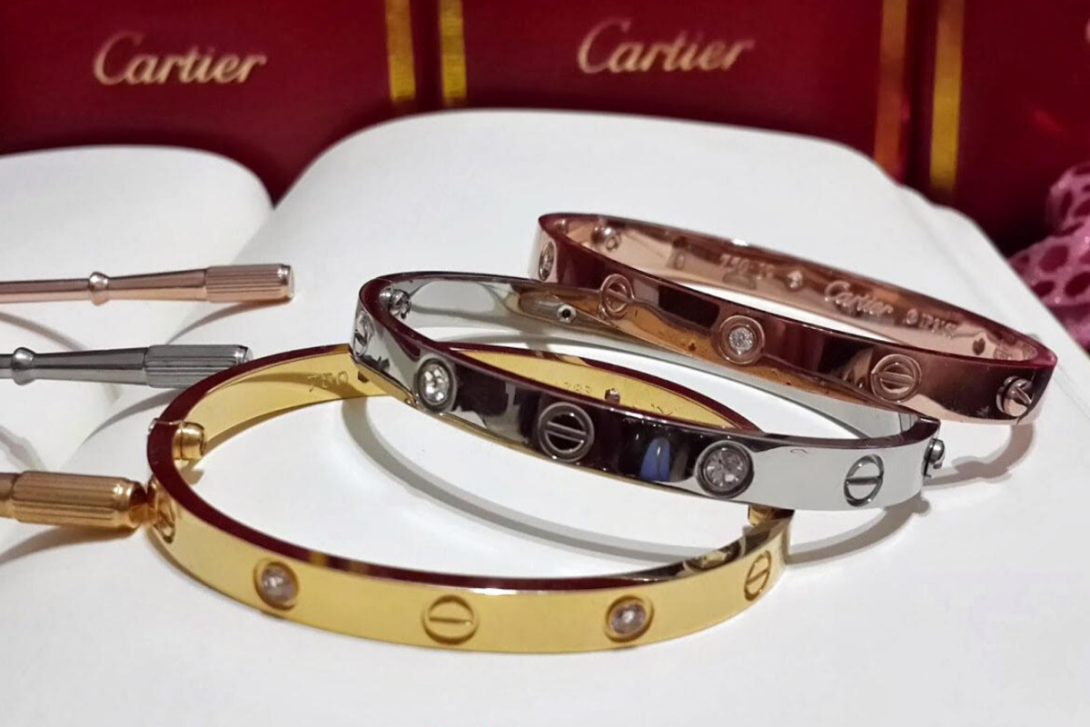 Браслет Cartier rfs965. Картье 2023. Браслет от Картье с отверткой. Картье 140 b.