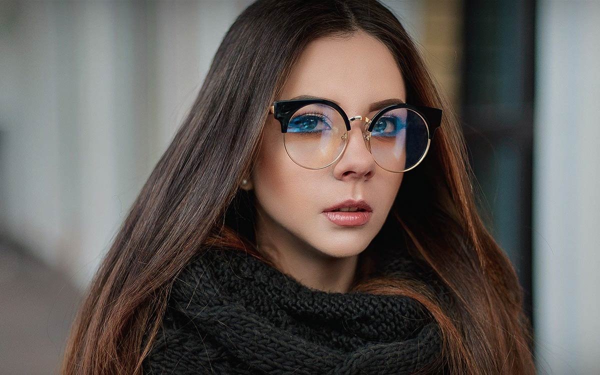 Двушка в очках для зрения