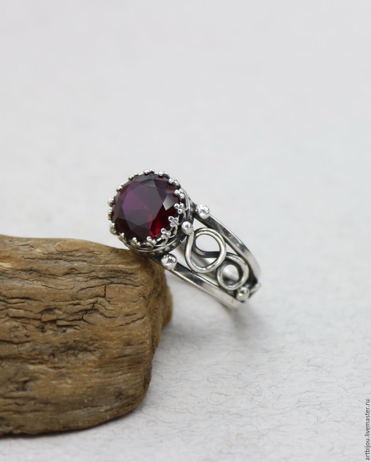 Garnet men Silver Ring