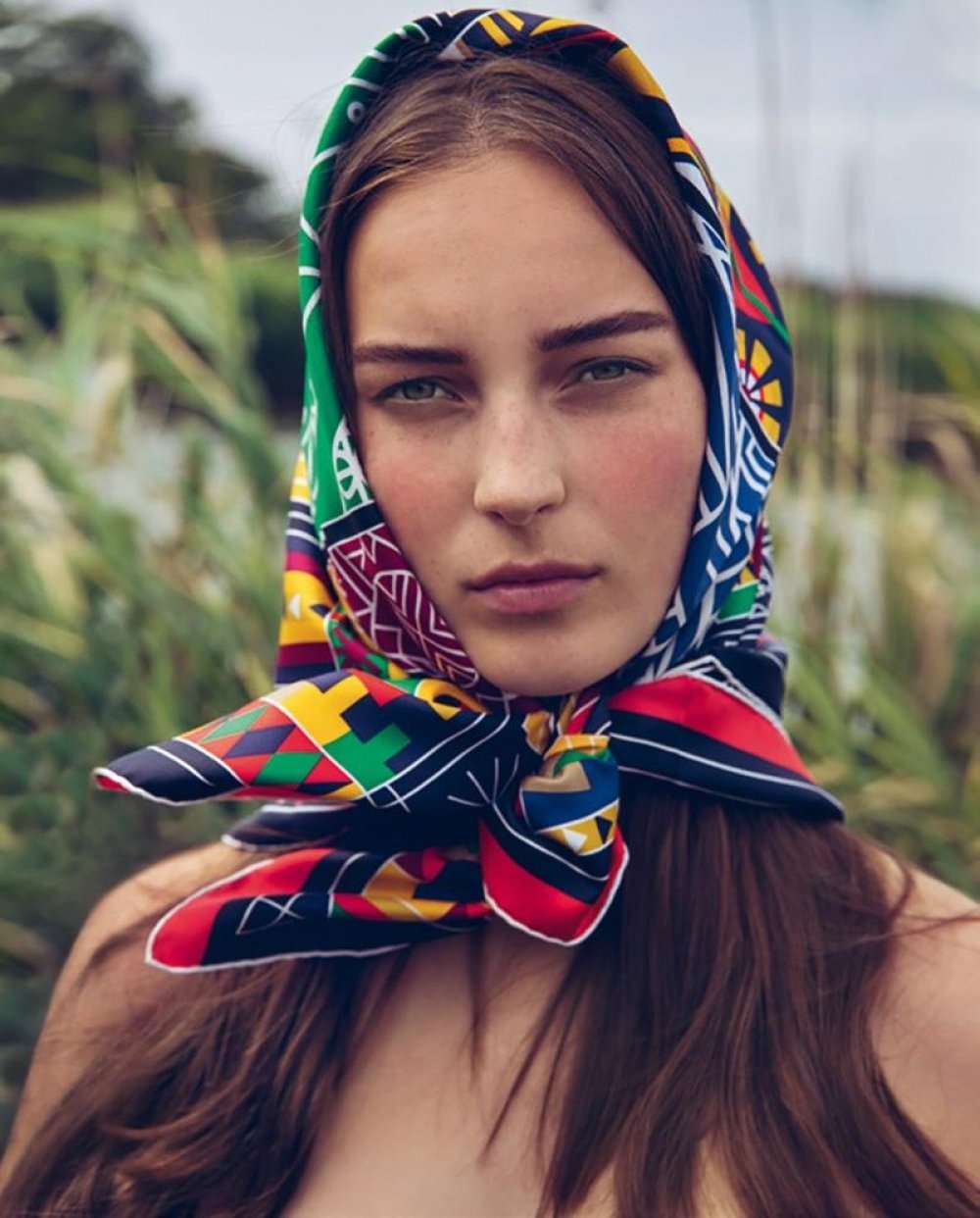 Фотосессия с платком на голове