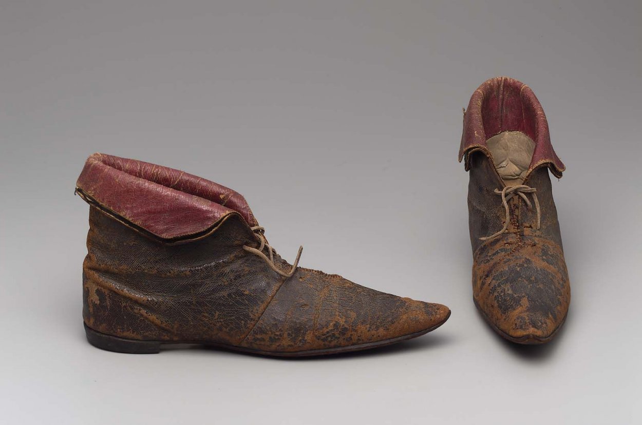 Старинные ботинки