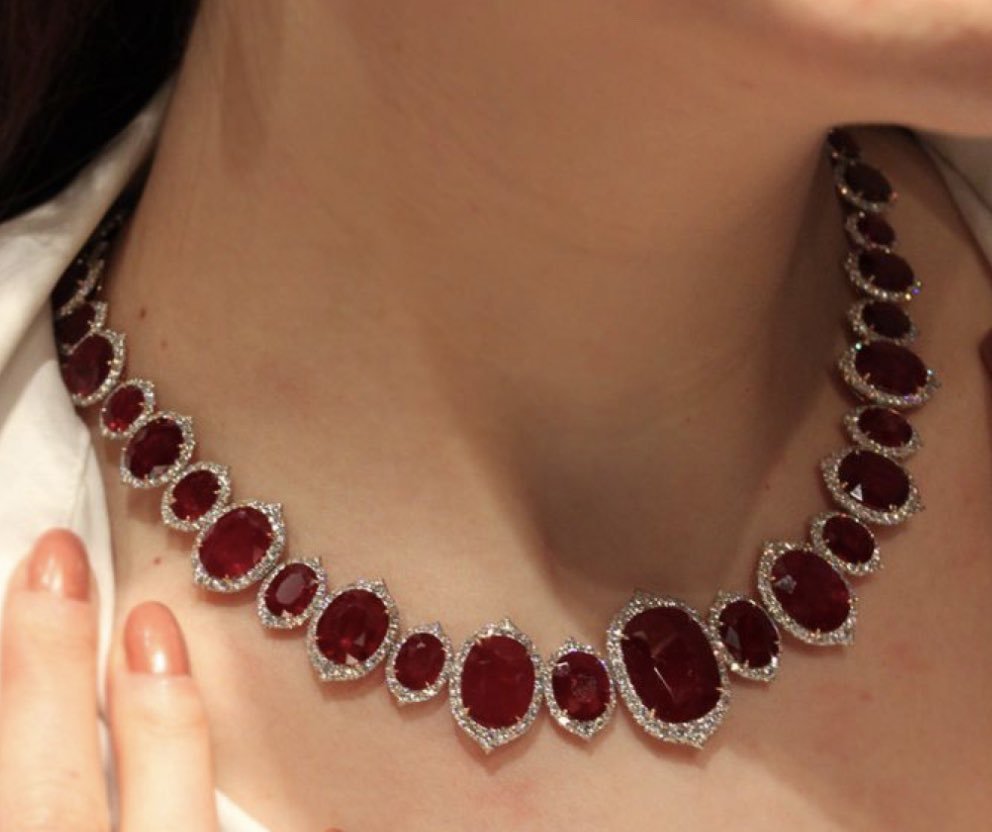 Рубиновое ожерелье
