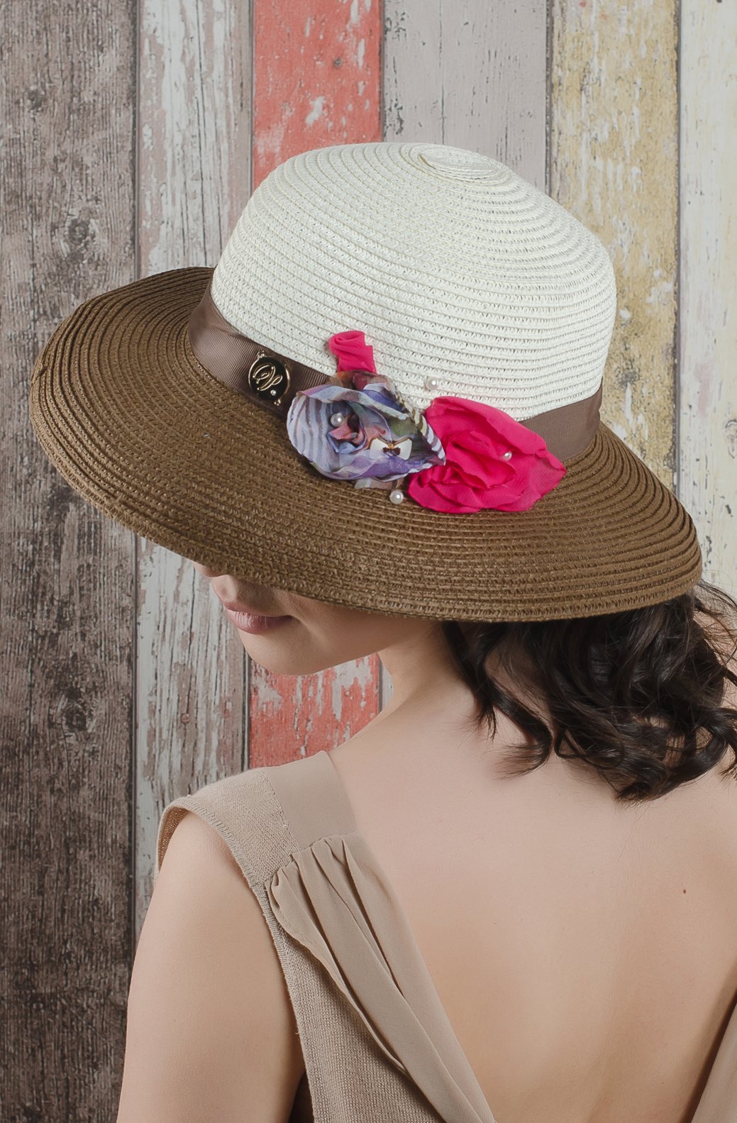 Соломенные шляпы с полями. Соломенная шляпа Одри. Шляпа женская. Шляпа соломенная женская.