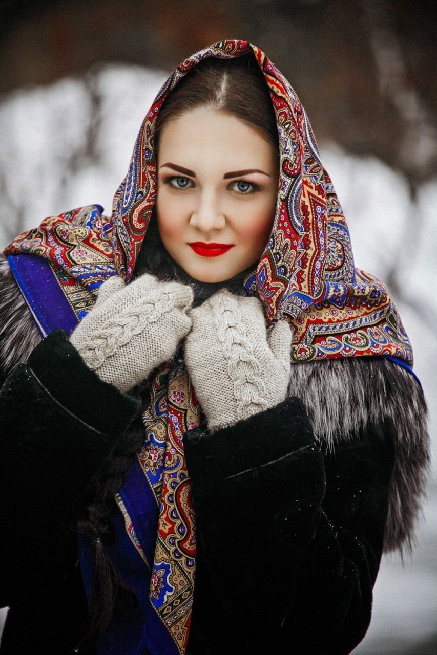 Русские красавицы в платках