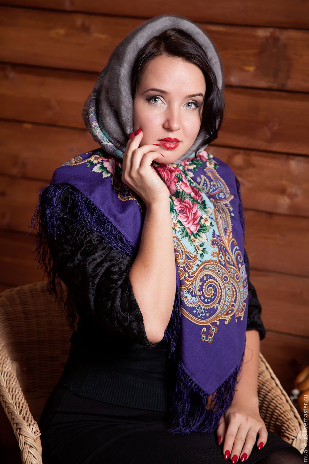 Платки Павлопосадские ведущая Елена Райнер