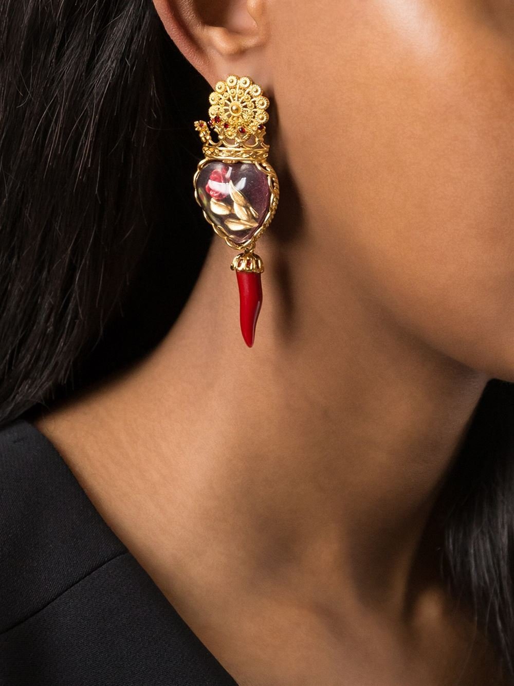 Сережки красные. Red Earrings Dolce Gabbana. Красные серьги. Серьги с красными камнями. Крупные красные серьги.