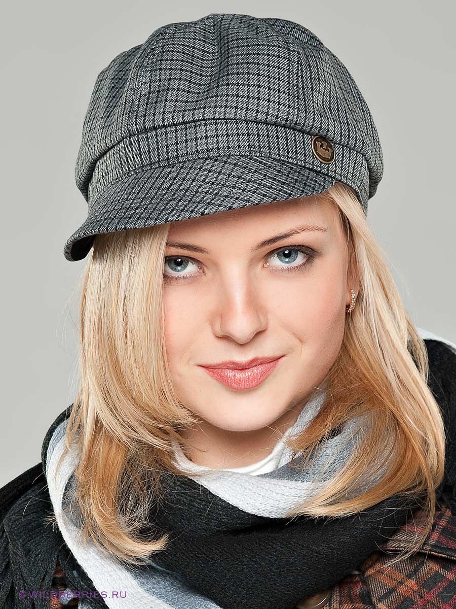 Кепки женские модные
