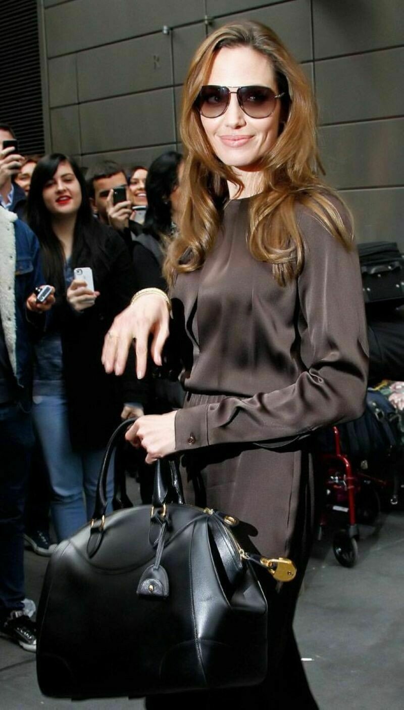 Анджелина Джоли с сумкой Биркин