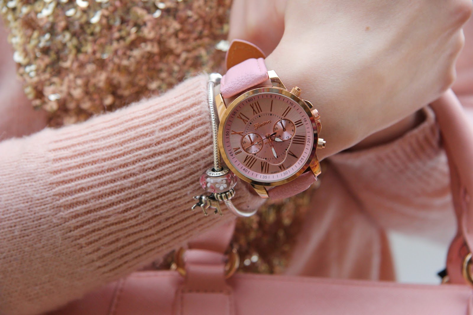 Красивые часы на руки. Часы женские. Красивые женские часы. Часы ручные женские. Красивые женские часы на руку.