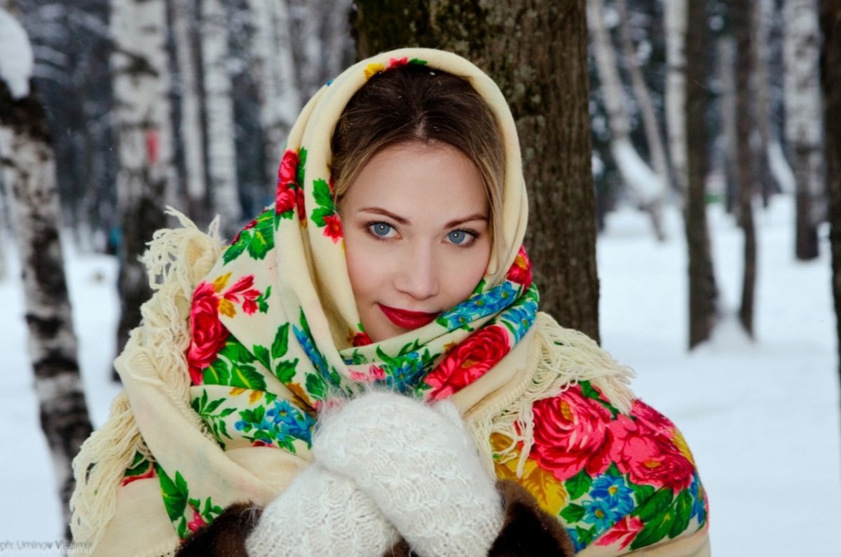 Русская девушка в платке