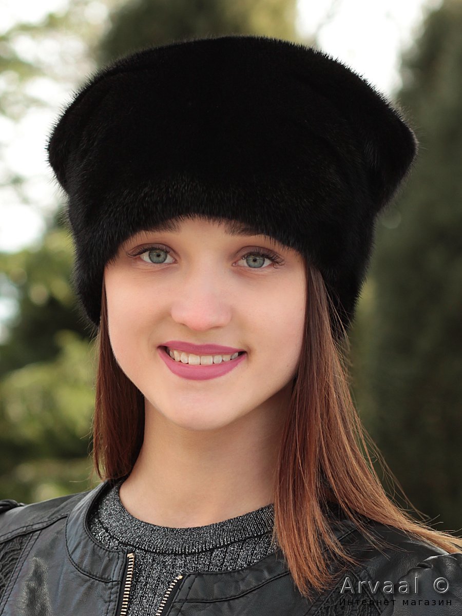 Меховые шапки женские