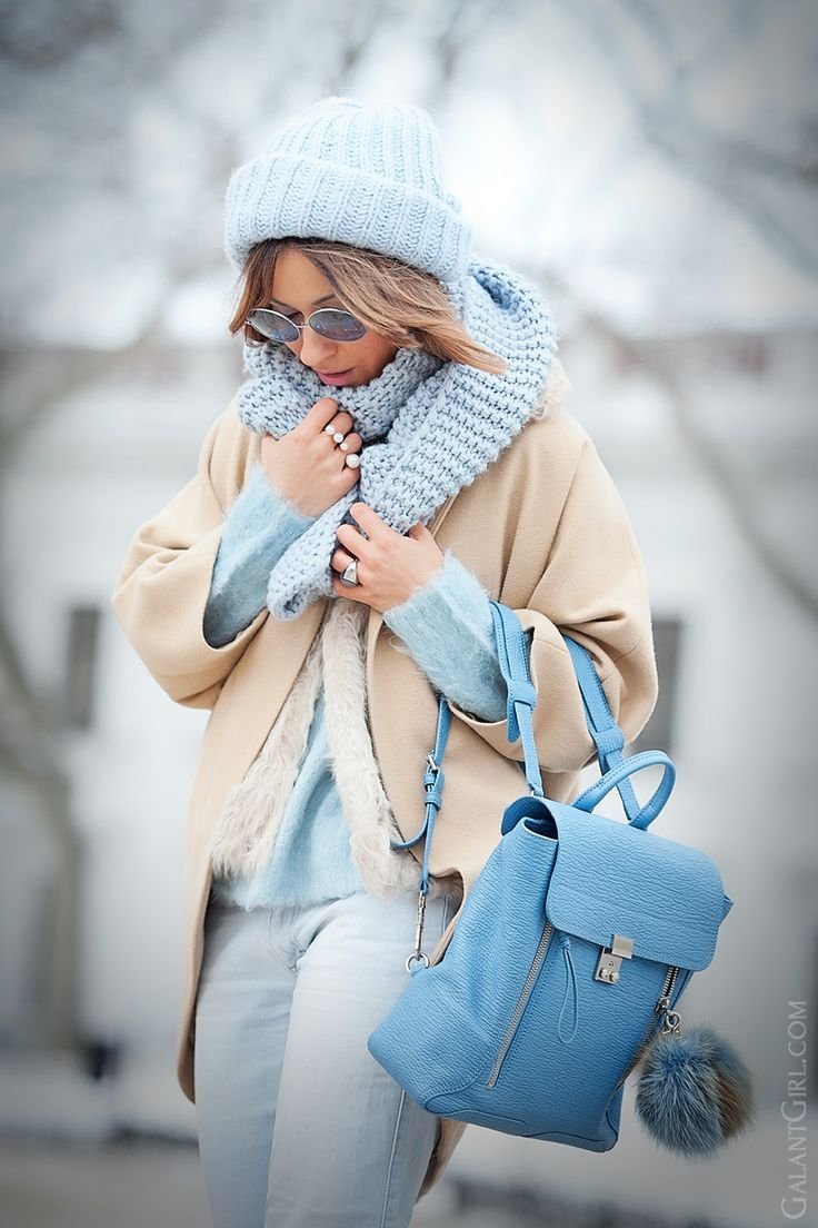 Римма walks through the Winter City