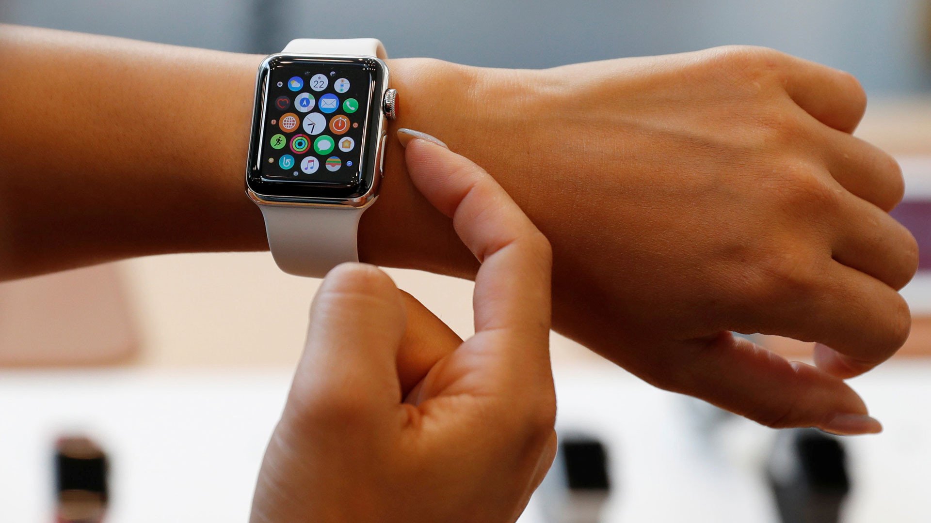 Игра новые часы. Смарт часы эпл вотч 3. Смарт часы эпл вотч 7. Эппл вотч оранжевые. Apple watch Series 3 38mm.