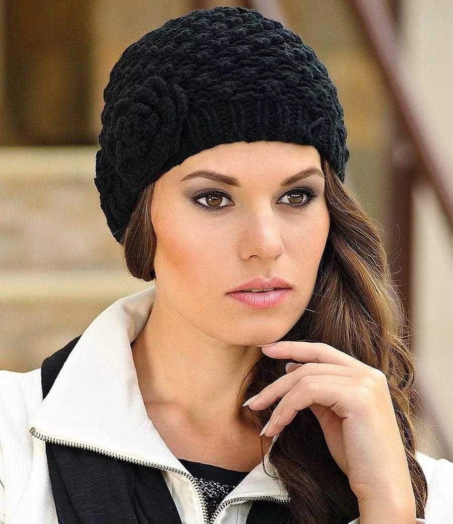 Классическая вязаная беретка