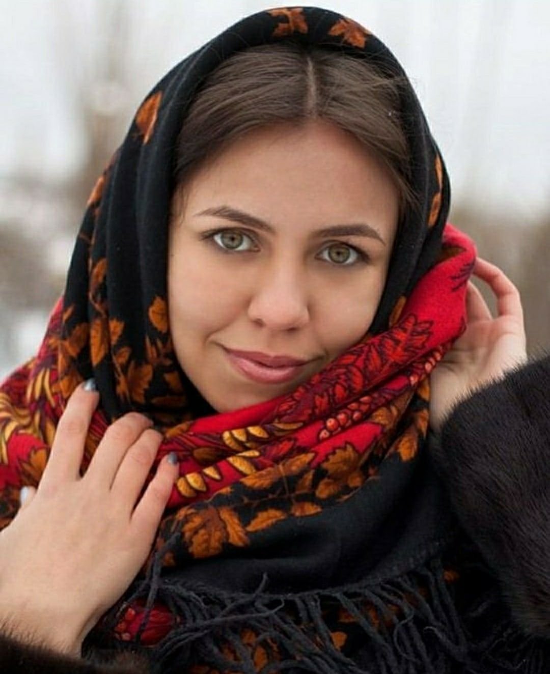 Павлопосадский платок рябина Зубрицкого