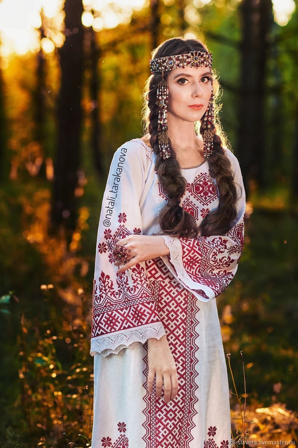Славянский костюм женский