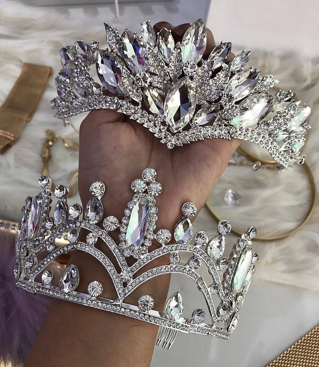 Самая красивая корона. Корона королевы. Красивая корона. Красивая девушка в короне. Самые красивые короны.
