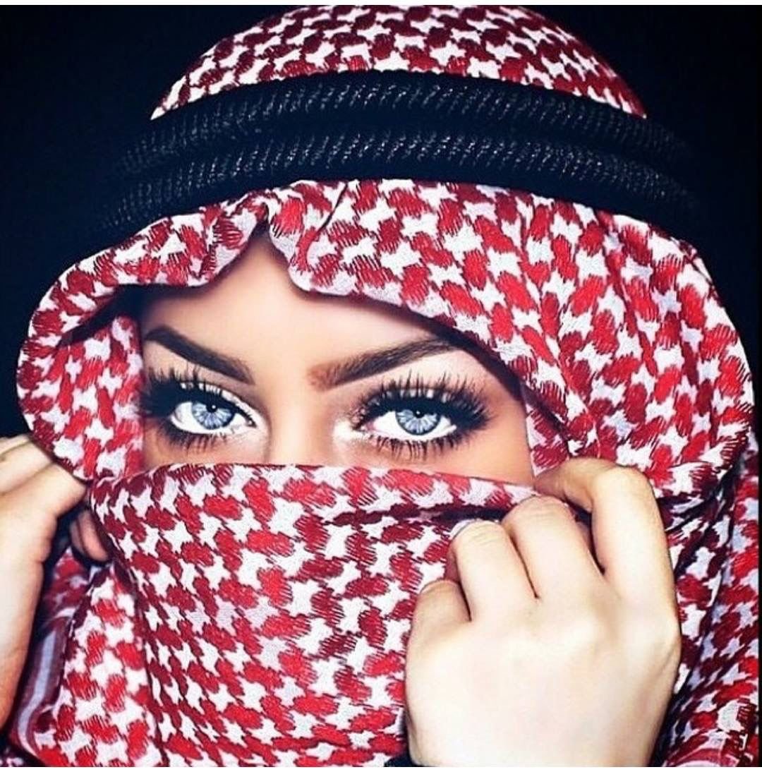 Арабские девушки в платках
