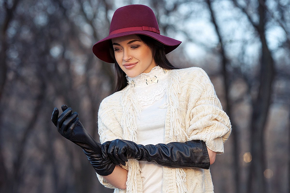 Екатерина Климова in Leather Gloves