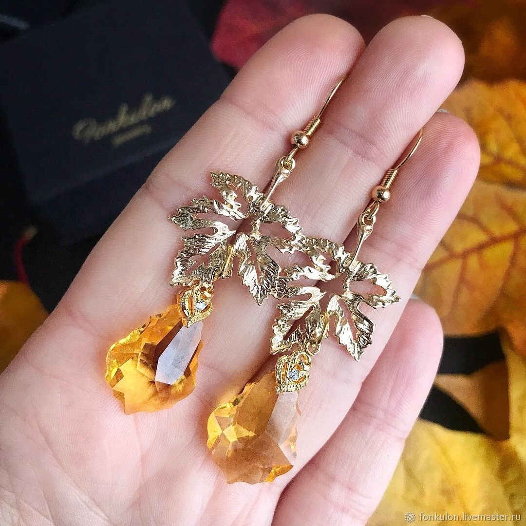 Серьги листики клена