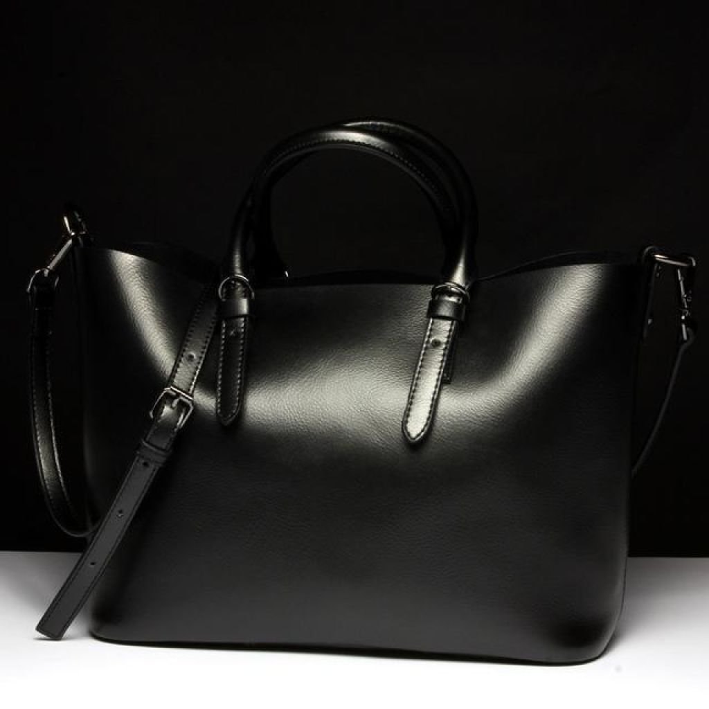 Сумка бренда Genuine Leather