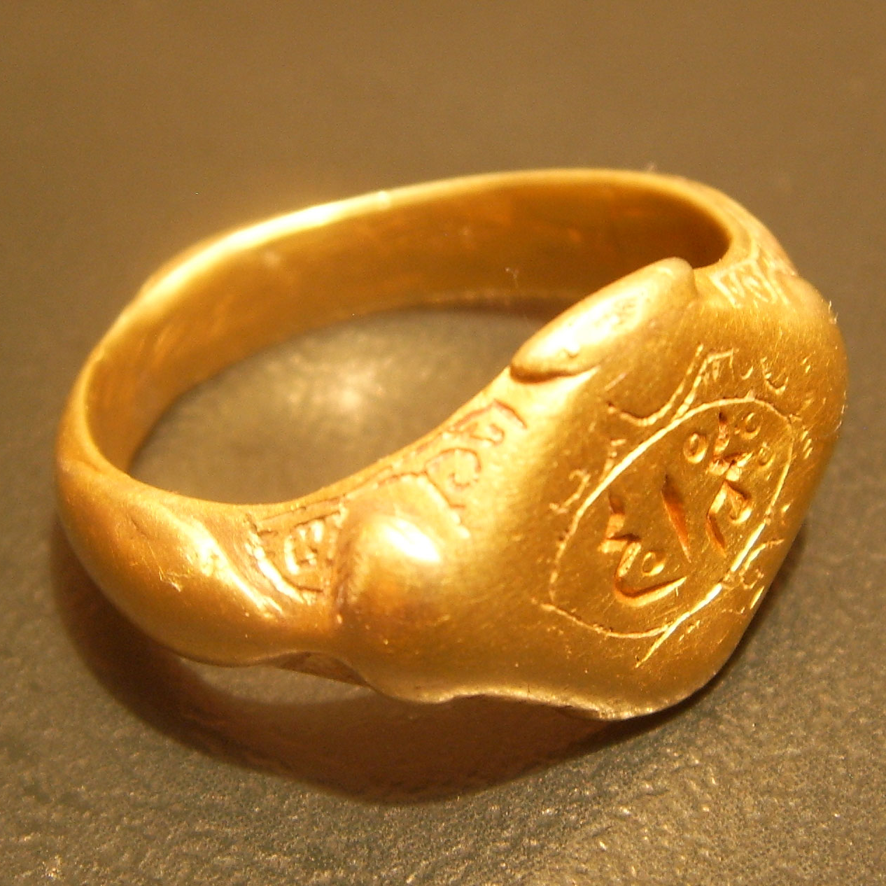 Античные кольца