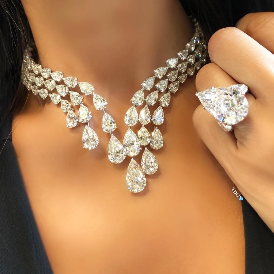 Шикарные украшения с бриллиантами