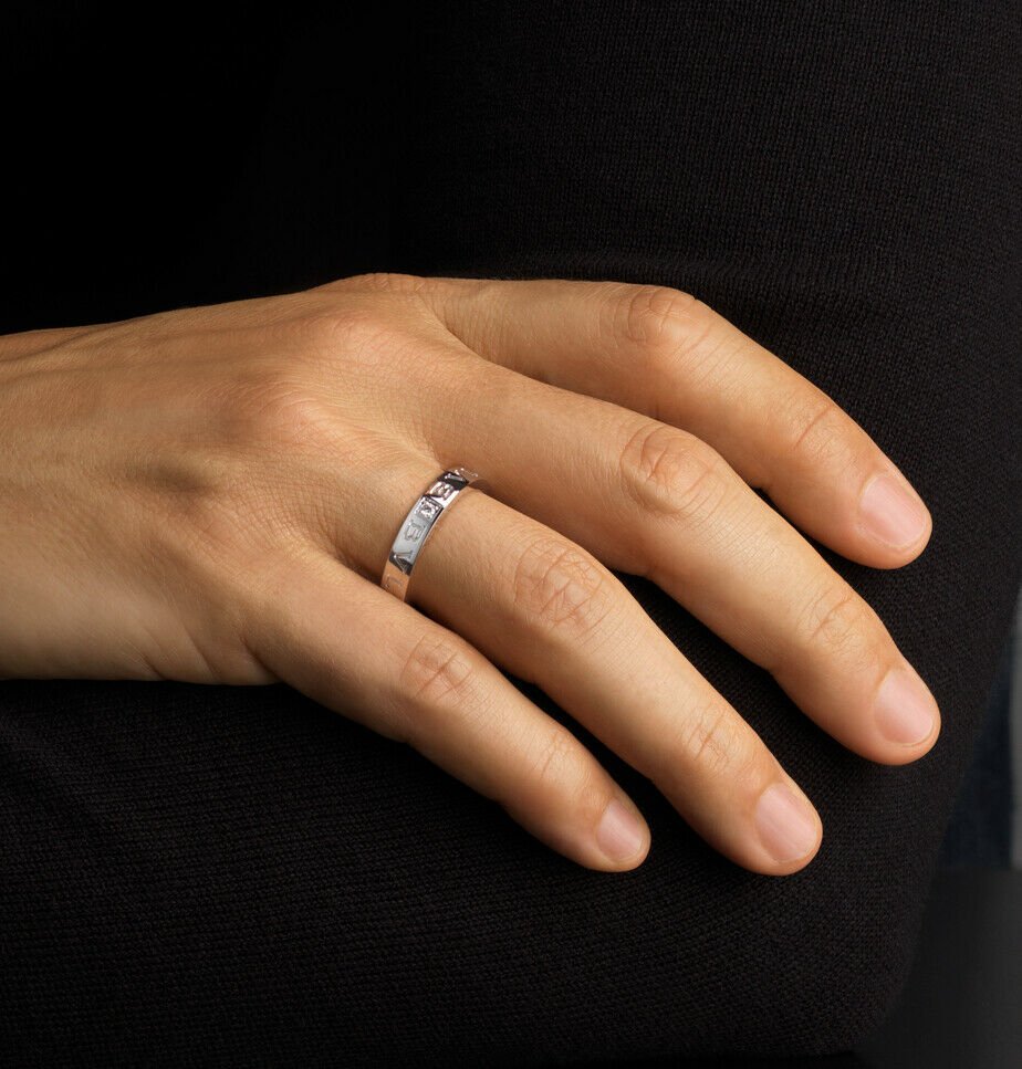 Bvlgari b.zero1 кольцо на пальце