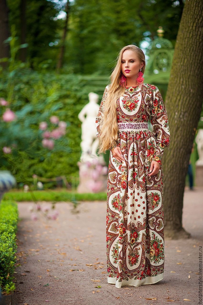 Длинное платье в русском стиле
