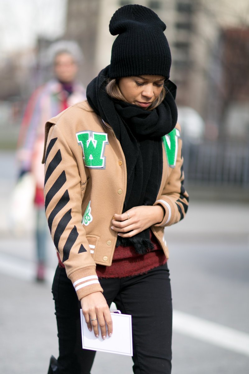 Куртка бомбер женская с шарфом