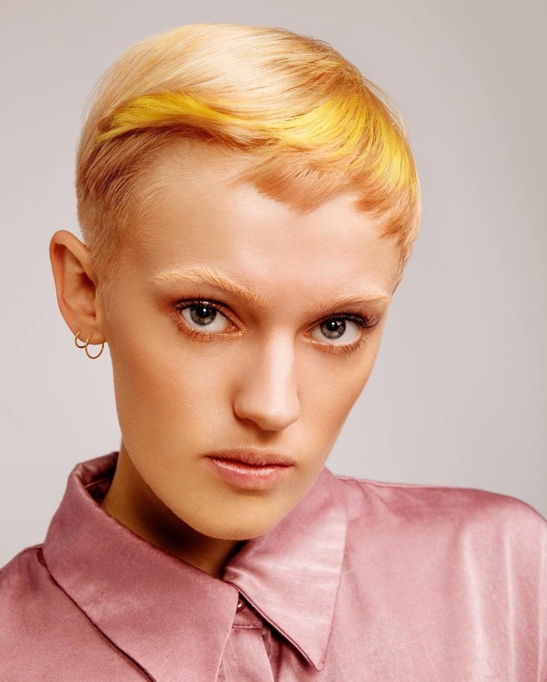 Стрижки Pixie Cut короткие с челкой