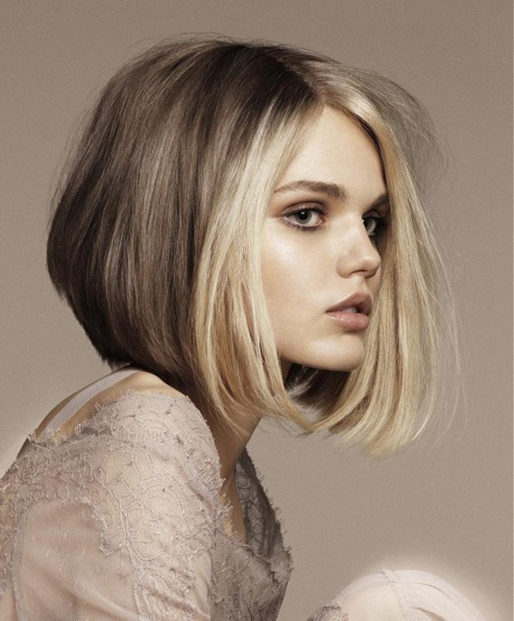 Стрижка layered short Bob