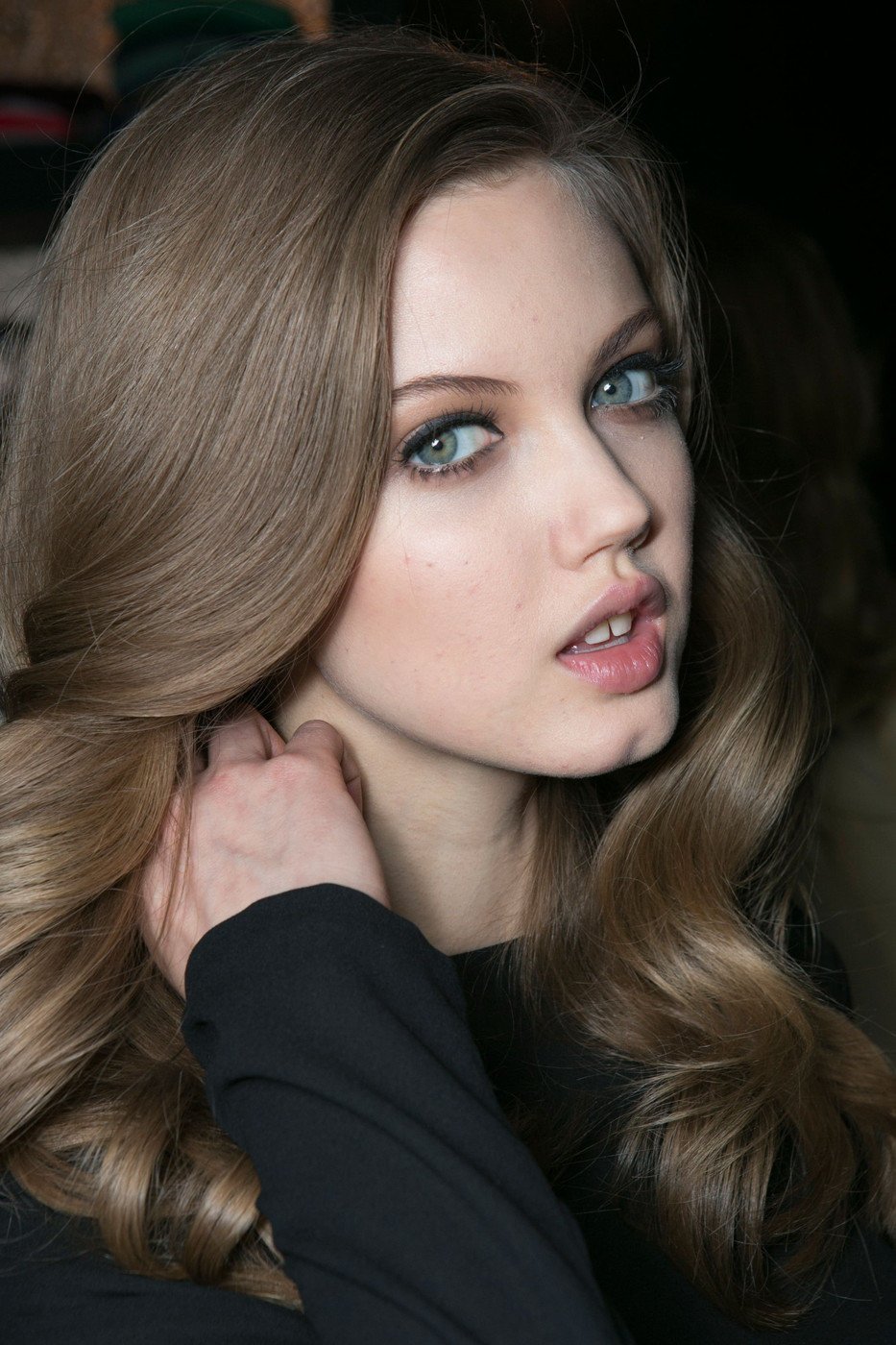 Dark Ash blonde цвет волос