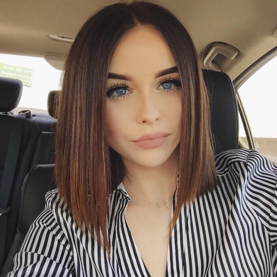 Acacia Brinley с челкой