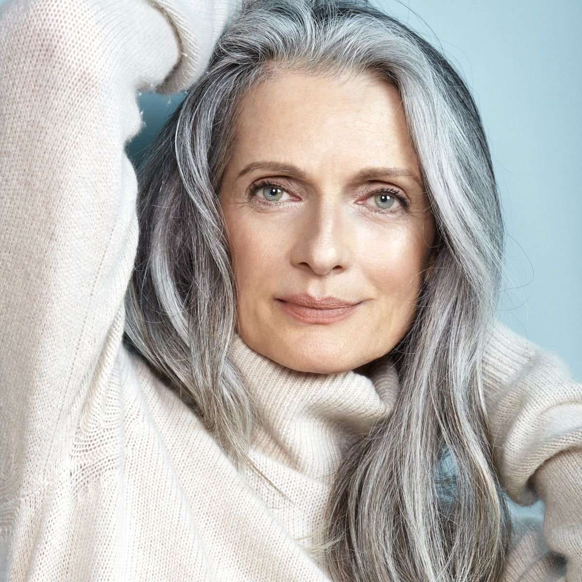 Дафна Хикс Grey hair