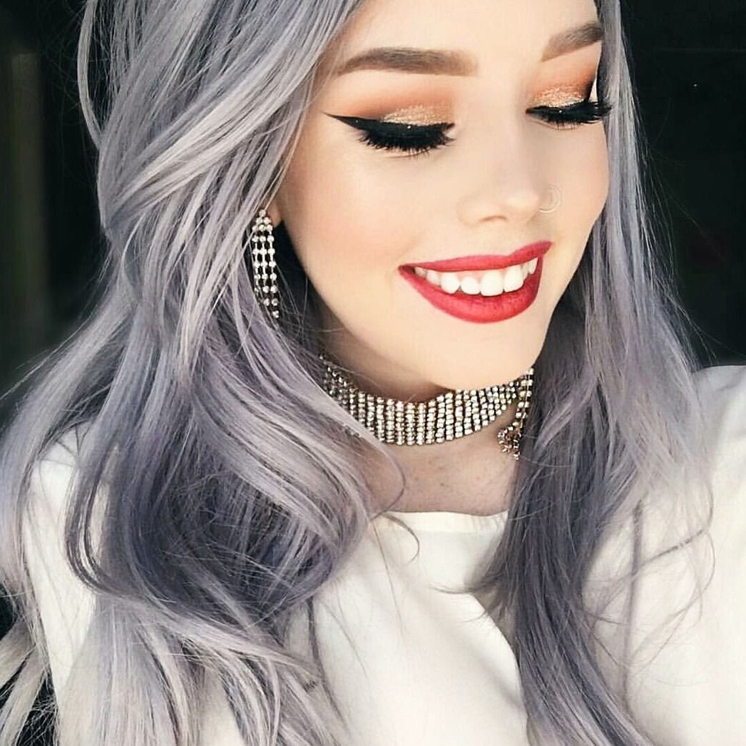 Hailie Barber голубые волосы