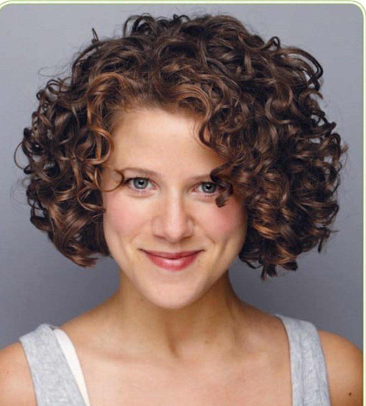 Curly Bob модель