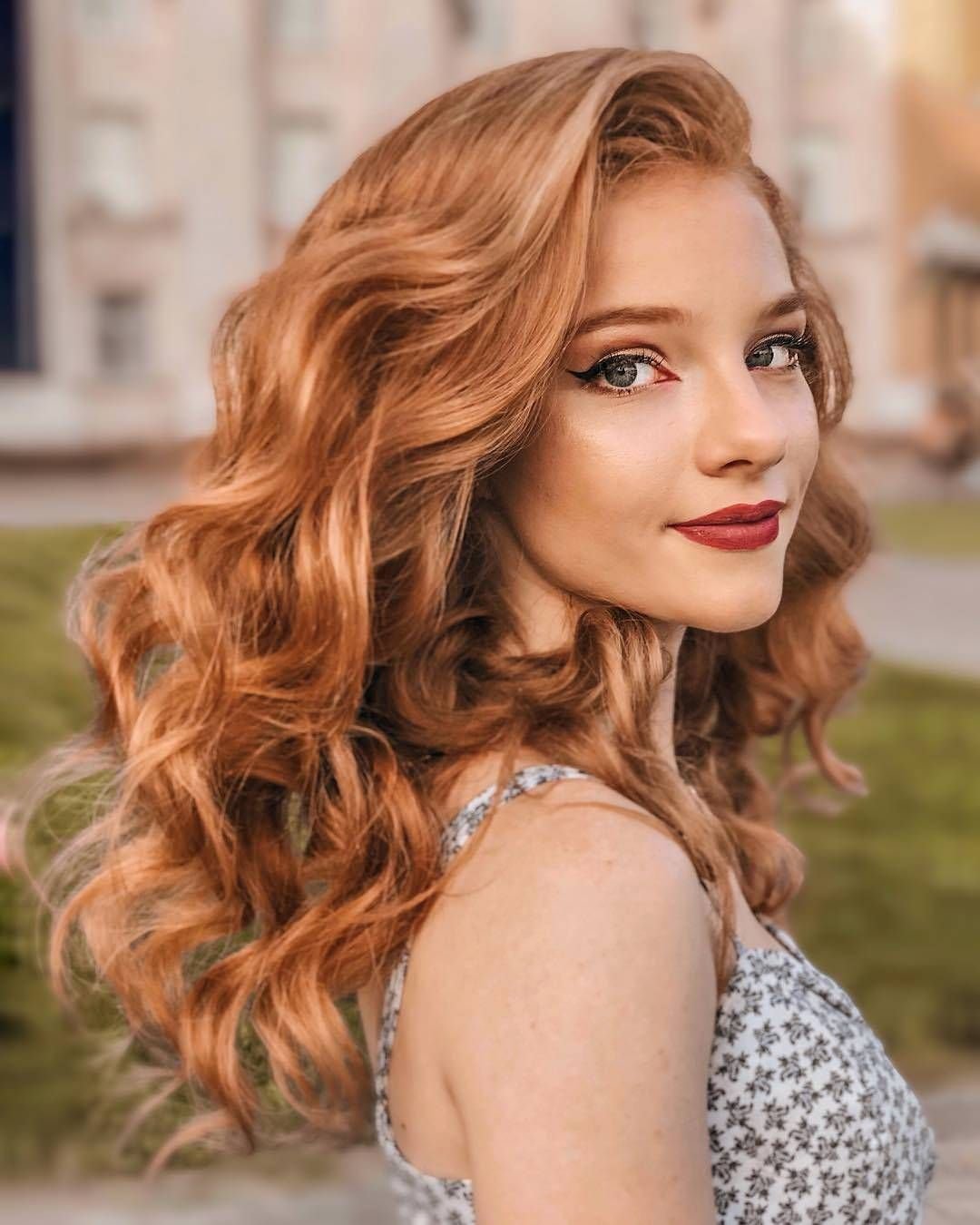 Джулия Адаменко блондинка