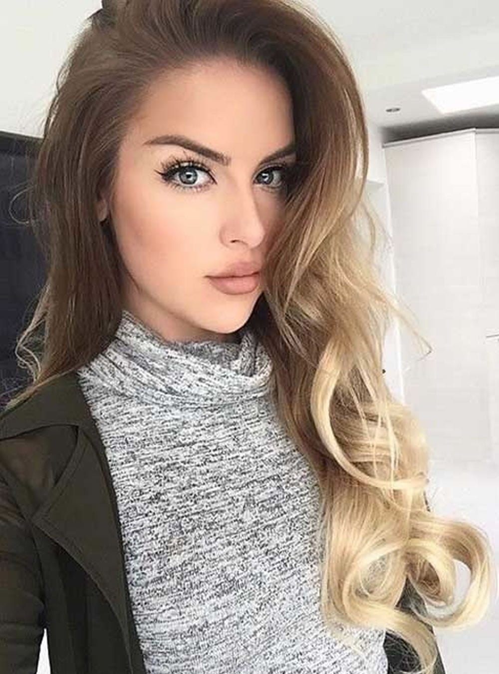 Шикарные белые волосы