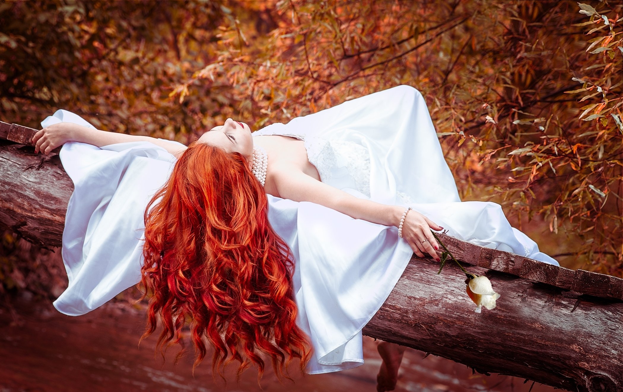 Красивая девушка с рыжими волосами. Мэгги Осборн. Рыжая невеста. Рыжеволосая Катрин кюн. Девушка с рыжими волосами. Рыжеволосая девушка осень.
