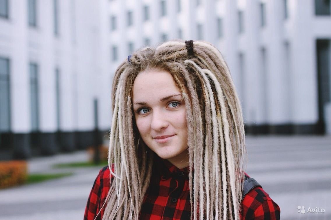 Яна Троянова дреды