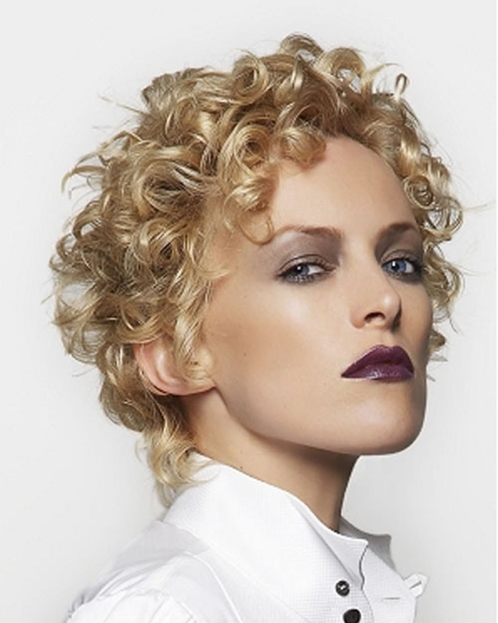 Pixie Bob стрижка на кудрявые волосы