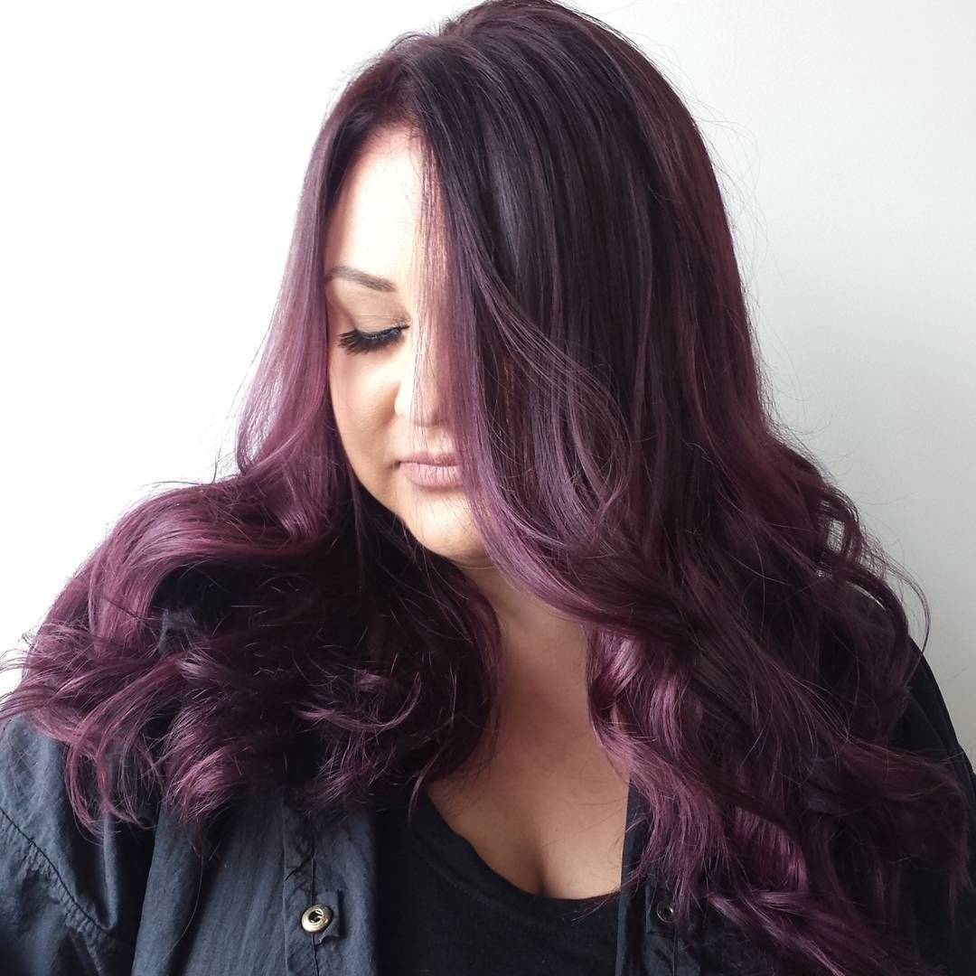 Волосы с фиолетовым отливом