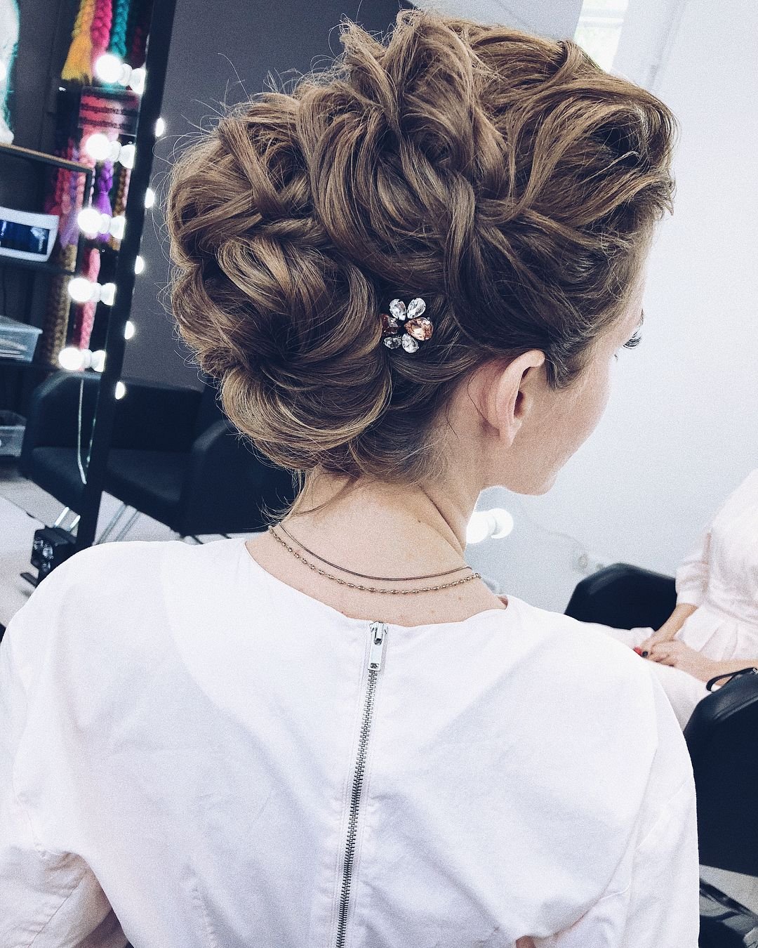 Updo прическа